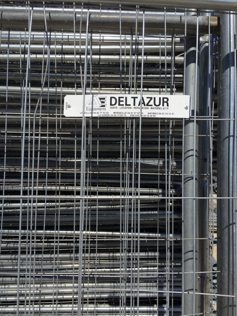 Barrière de chantier heras sur le secteur du 06 dans nos agences de Fréjus ou Antibes